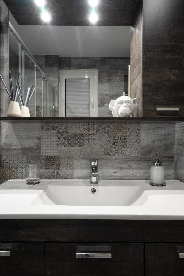 Black Pearl Apt In Koukaki Athens Exterior photo