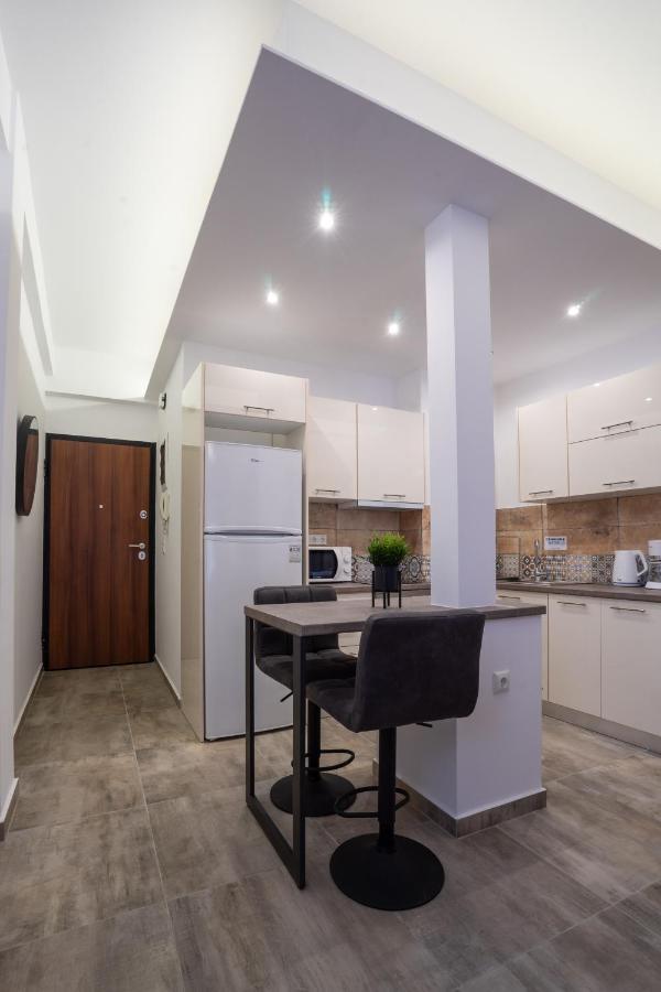Black Pearl Apt In Koukaki Athens Exterior photo
